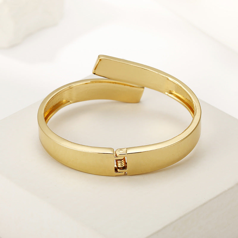 Glossy Irregular Gold Bracelet with Unique Personality Fashion Buckles