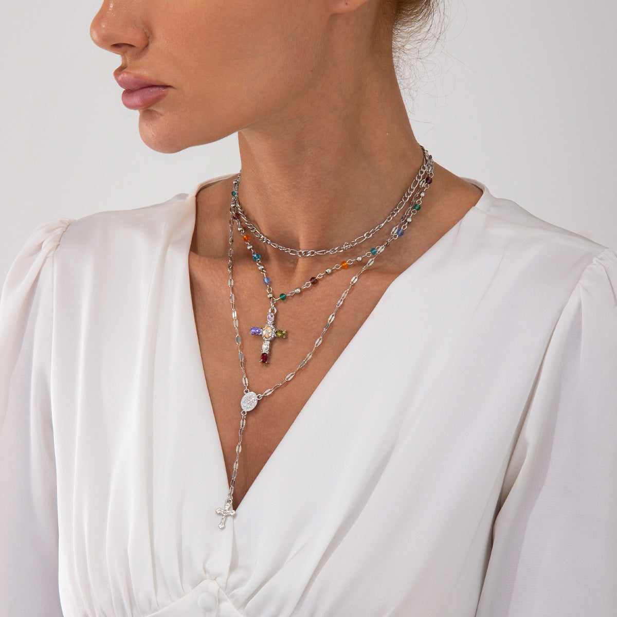 Planderful Vienna Verve Necklace – Fashionable Cross Pendant Design