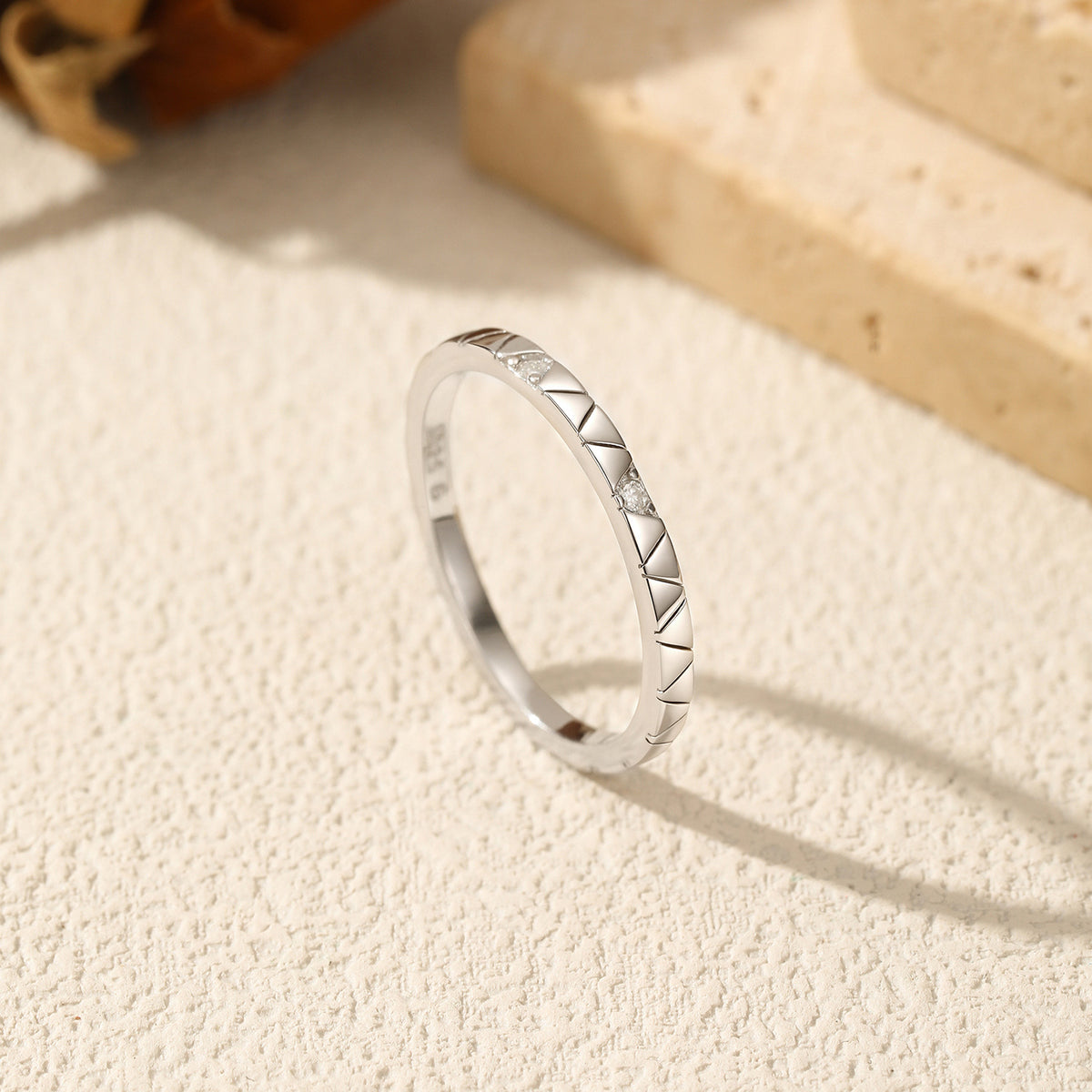S925 Sterling Silver Triangle-Detail Moissanite Ring