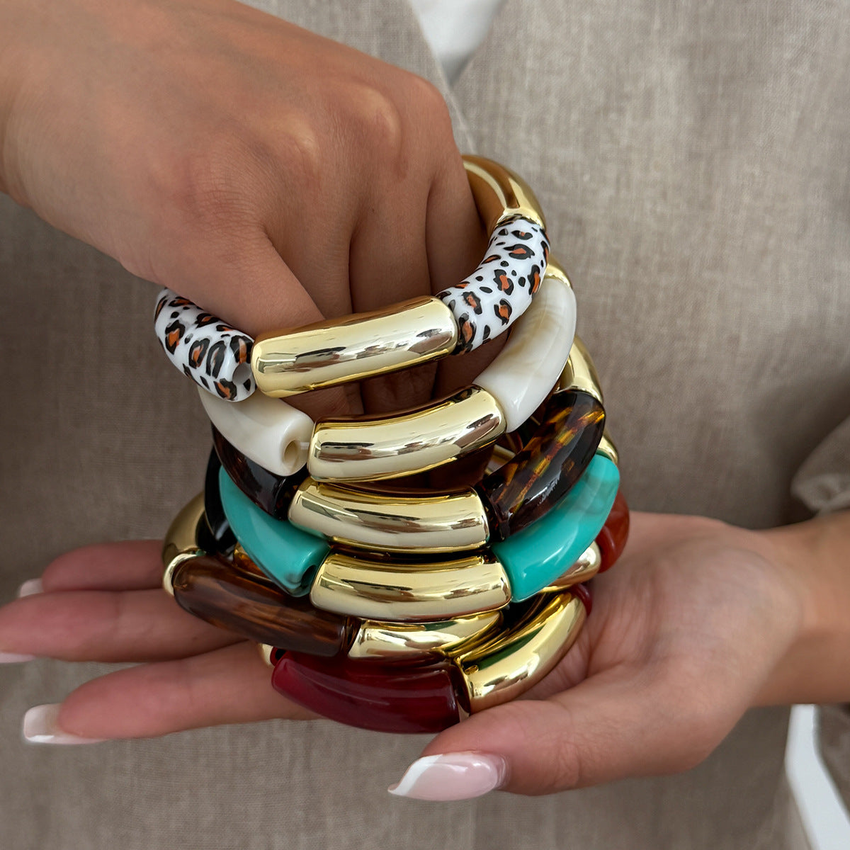 Planderful Vienna Verve Leopard Print Elastic Bracelet For Fashion Forward Women Retro Statement Jewelry