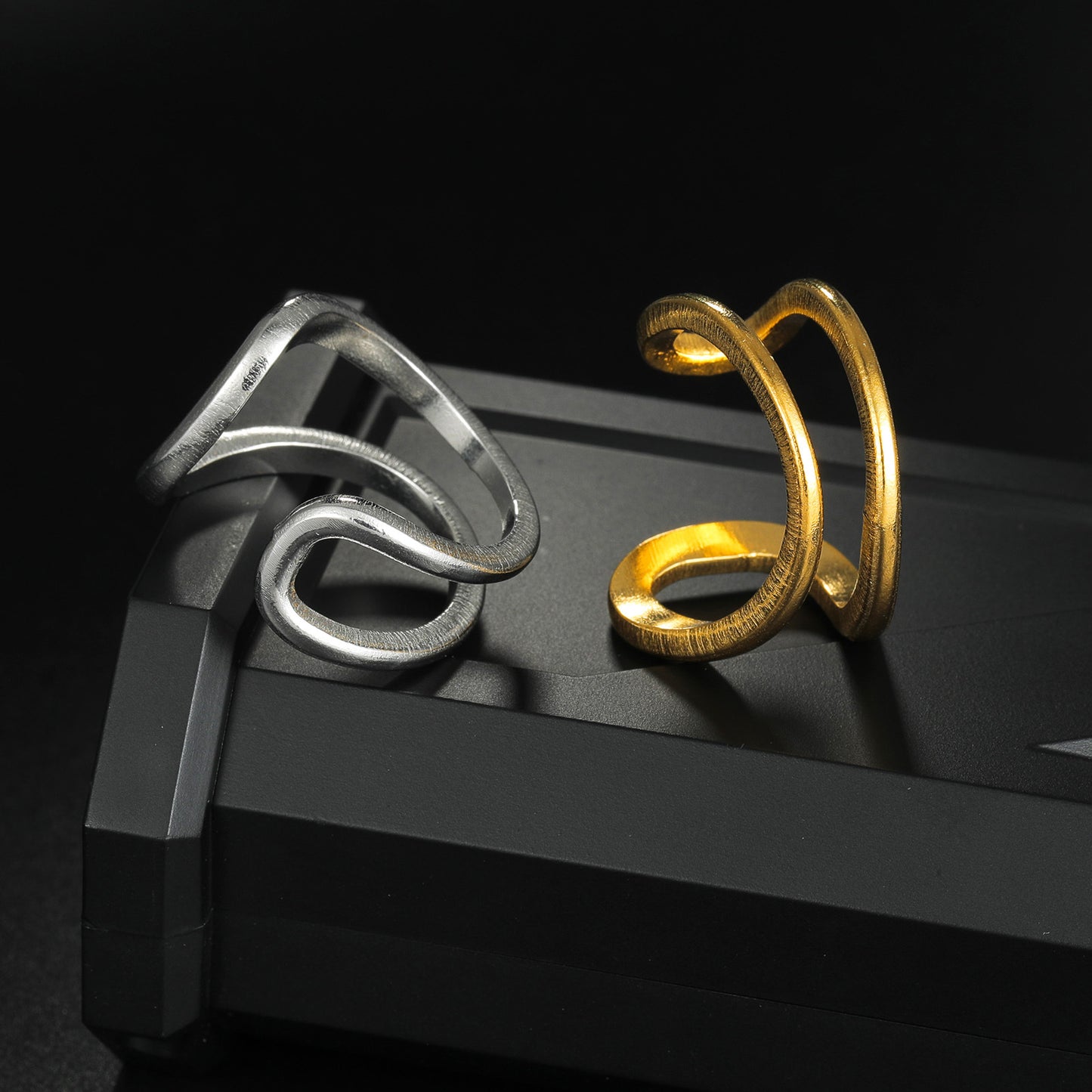 Planderful Titanium Steel Ring With Geometric Statement Design Adjustable For Women Unisex Jewelry