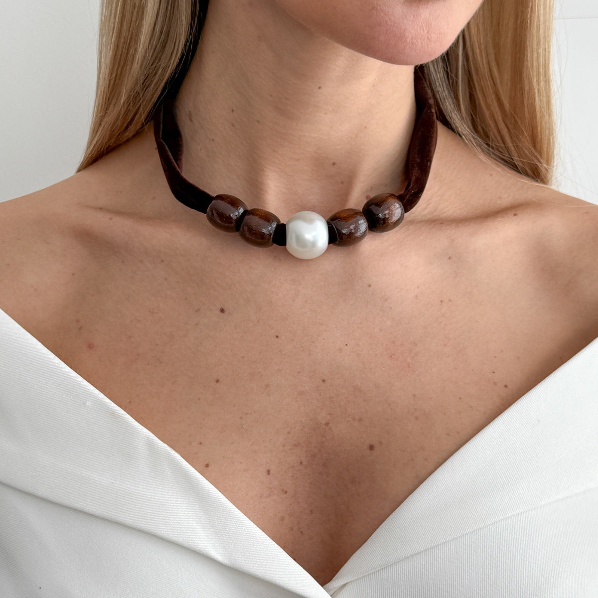 Wood Bead Pearl-Style Collarbone Necklace