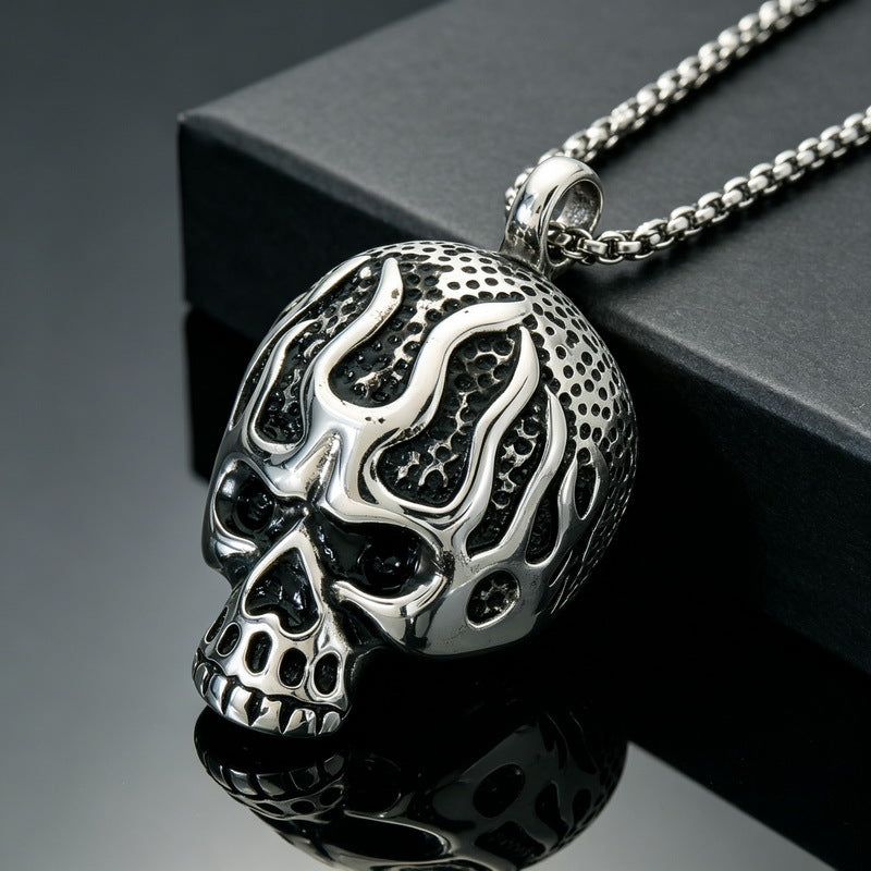 Viking Horn Helmet Pendant Zircon Blue Eyed Skull Pirate Skull Pendant Stainless Steel Necklace