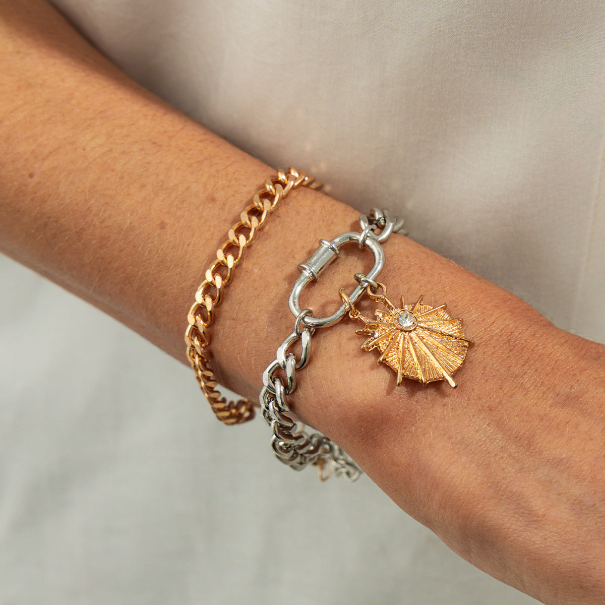 Planderful Vienna Verve Hip Hop Metal Chain Bracelet Women Sun Pendant Statement Jewelry