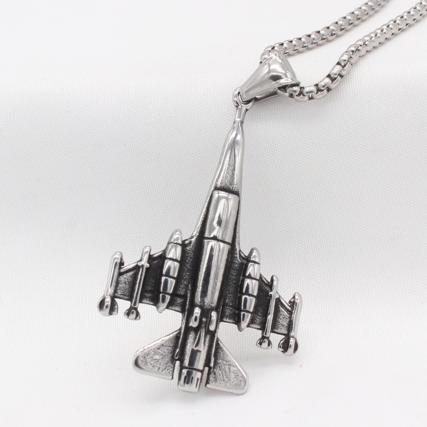 Planderful Everyday Genie – European and American Retro Aircraft Men's Titanium Steel Pendant Necklace