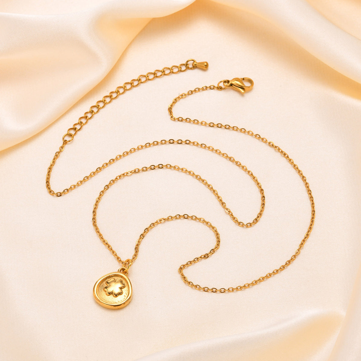 Stainless Steel Flat Cross Chain – Four-Leaf Gold-Plated Necklace – Collarbone Chain