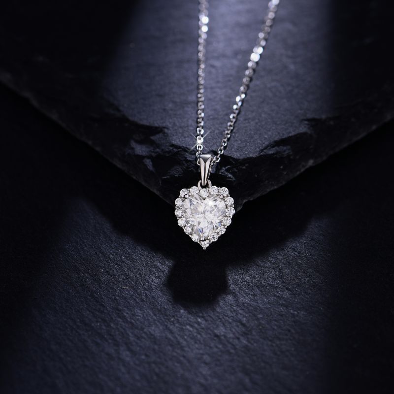 Cross-Border Hot Sale Classic Heart-Shaped Moissanite Collarbone Chain