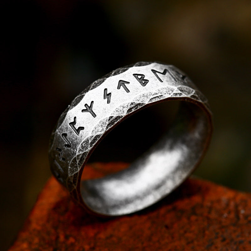 Chic Unisex Titanium Steel Rings - Korean-Inspired Retro Jewelry for Modern Fashion