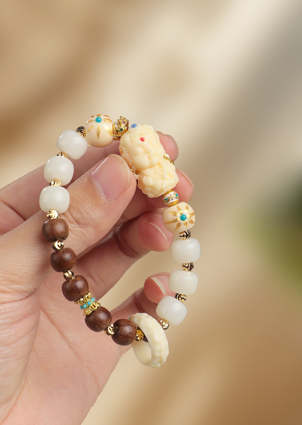 Agate Sandalwood Bracelet