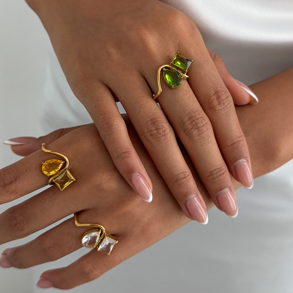 Planderful Vienna Verve Stainless Steel S Curve Zircon Ring For Modern Women Statement Jewelry