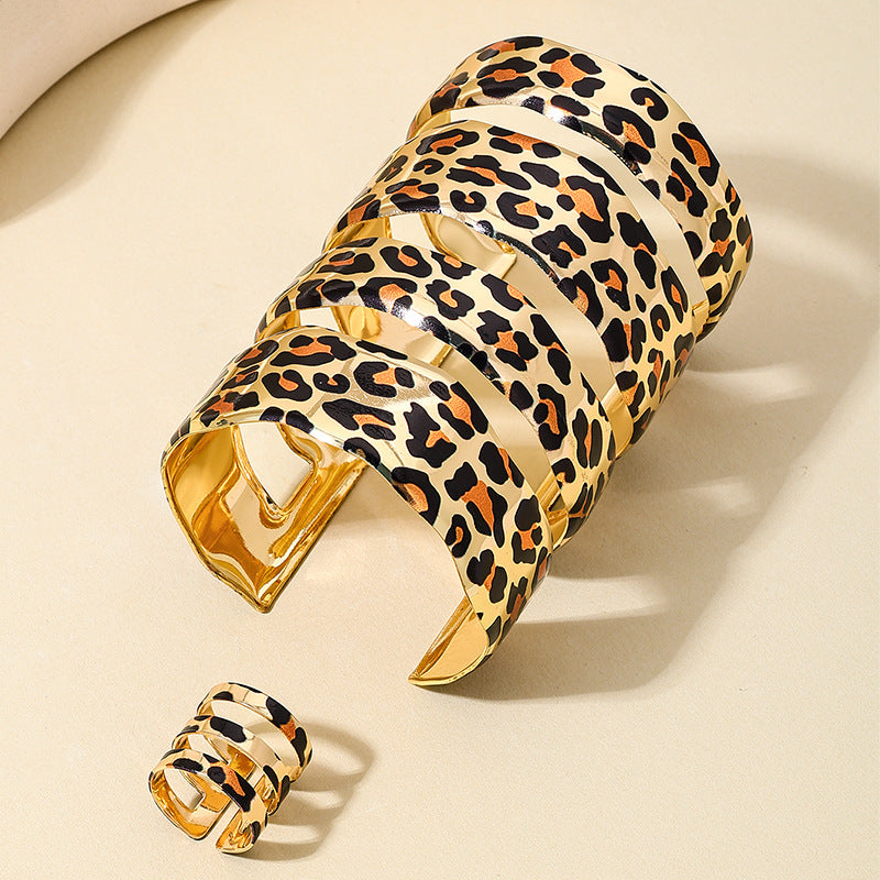 Planderful Vienna Verve Jewelry Set – Fashionable Leopard Print Design