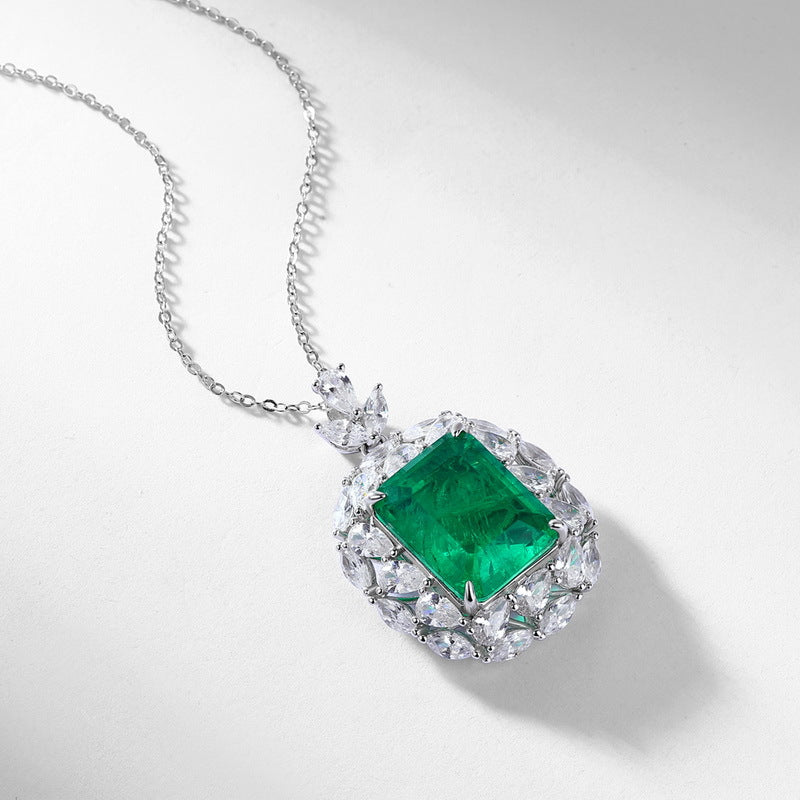 Planderful Gala Fireworks Necklace – Fashionable S925 Silver Simulation Emerald Pendant Wholesale