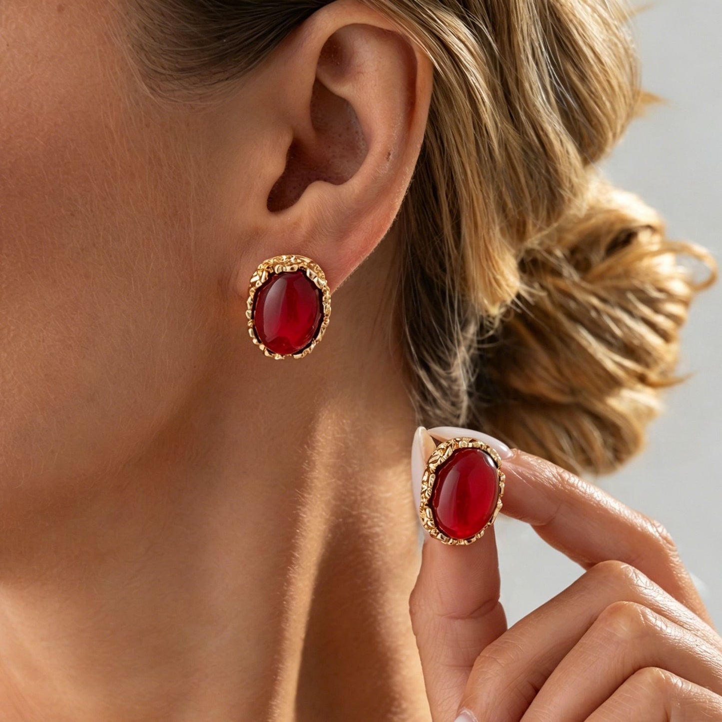 Planderful Vienna Verve Colored Stone Stud Earrings Retro Court Style Hammered Pattern Jewelry For Women Statement