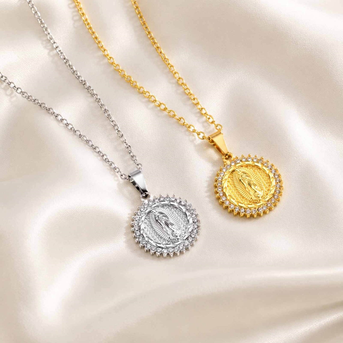 Round Plate Necklace – Stainless Steel Rhinestone Pendant – Style