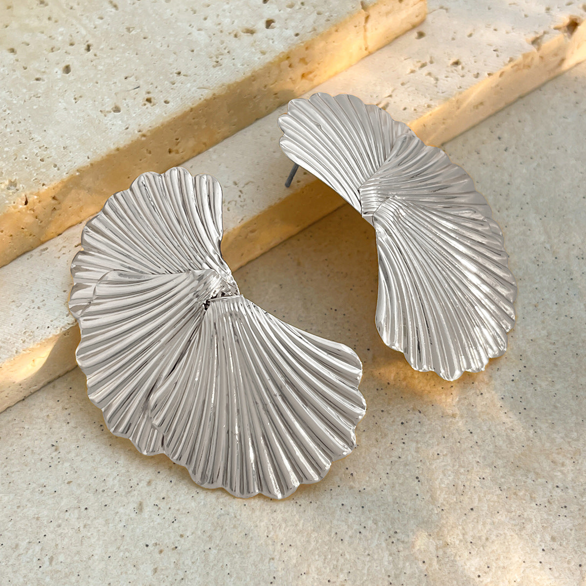 Planderful Vienna Verve Earrings – Fashionable Ginkgo Striped Design