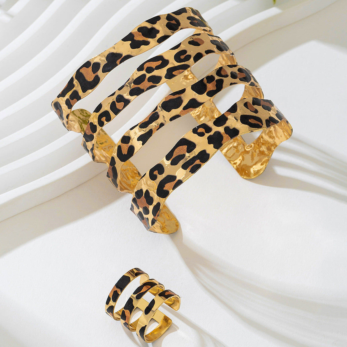 Planderful Vienna Verve Jewelry Set – Fashionable Leopard Print Design