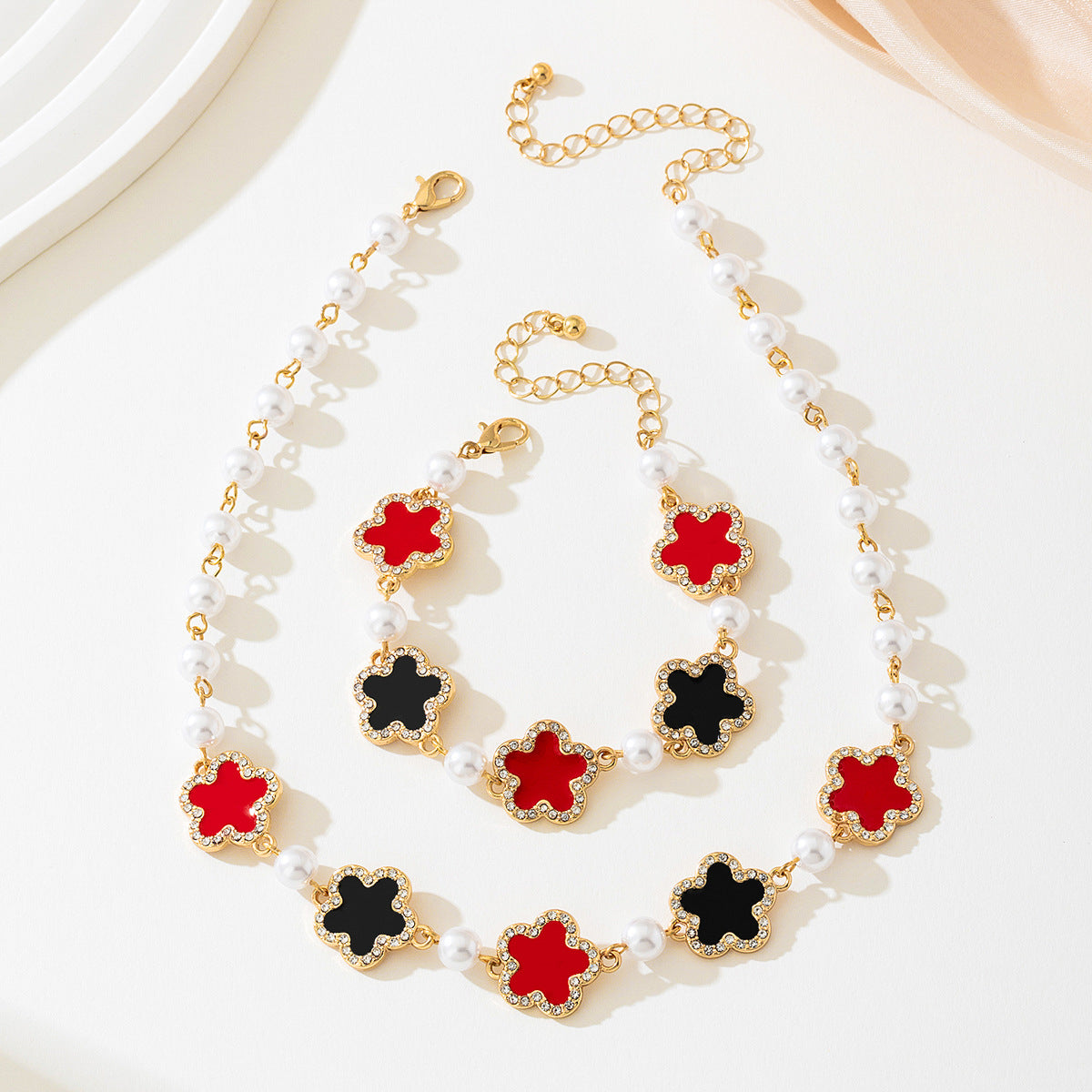 Fashionable Metal Five-Leaf Clover Jewelry Set for Women