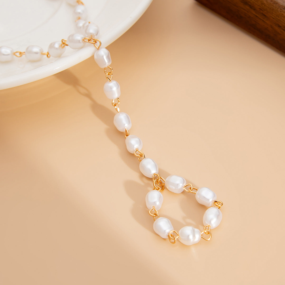 Planderful Vienna Verve Bracelet – Elegant Imitation Pearl and Crystal Design