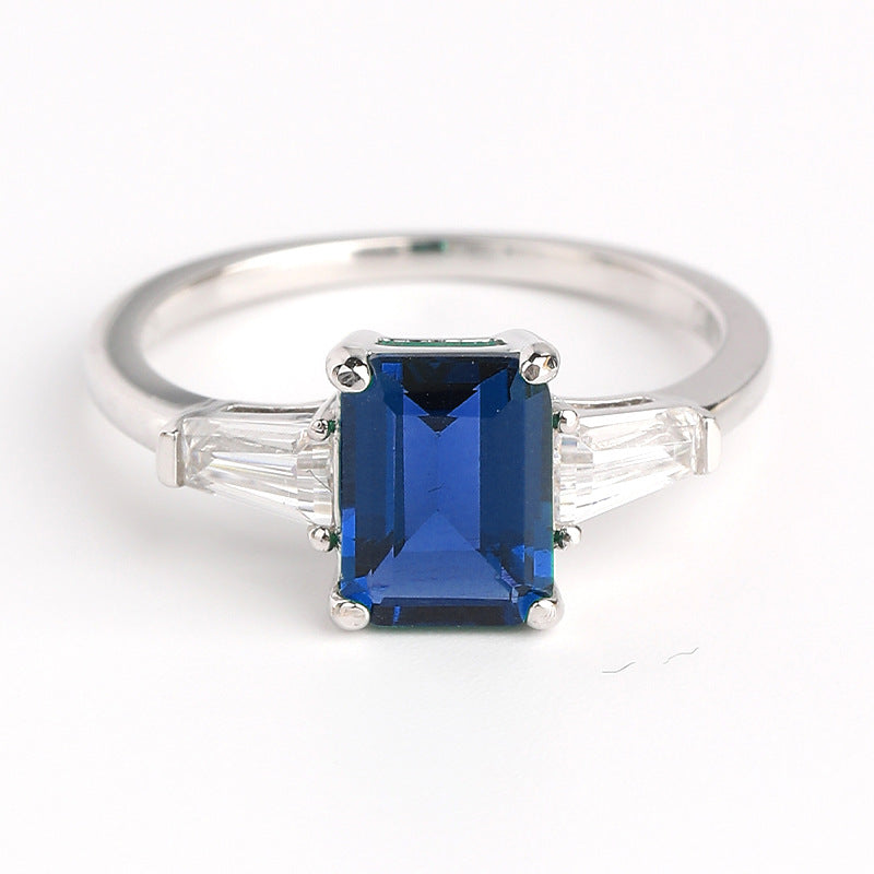 Jewelry Classic Three-Stone Lab Grown Emerald Ring Simple Fashion Daily Commuting