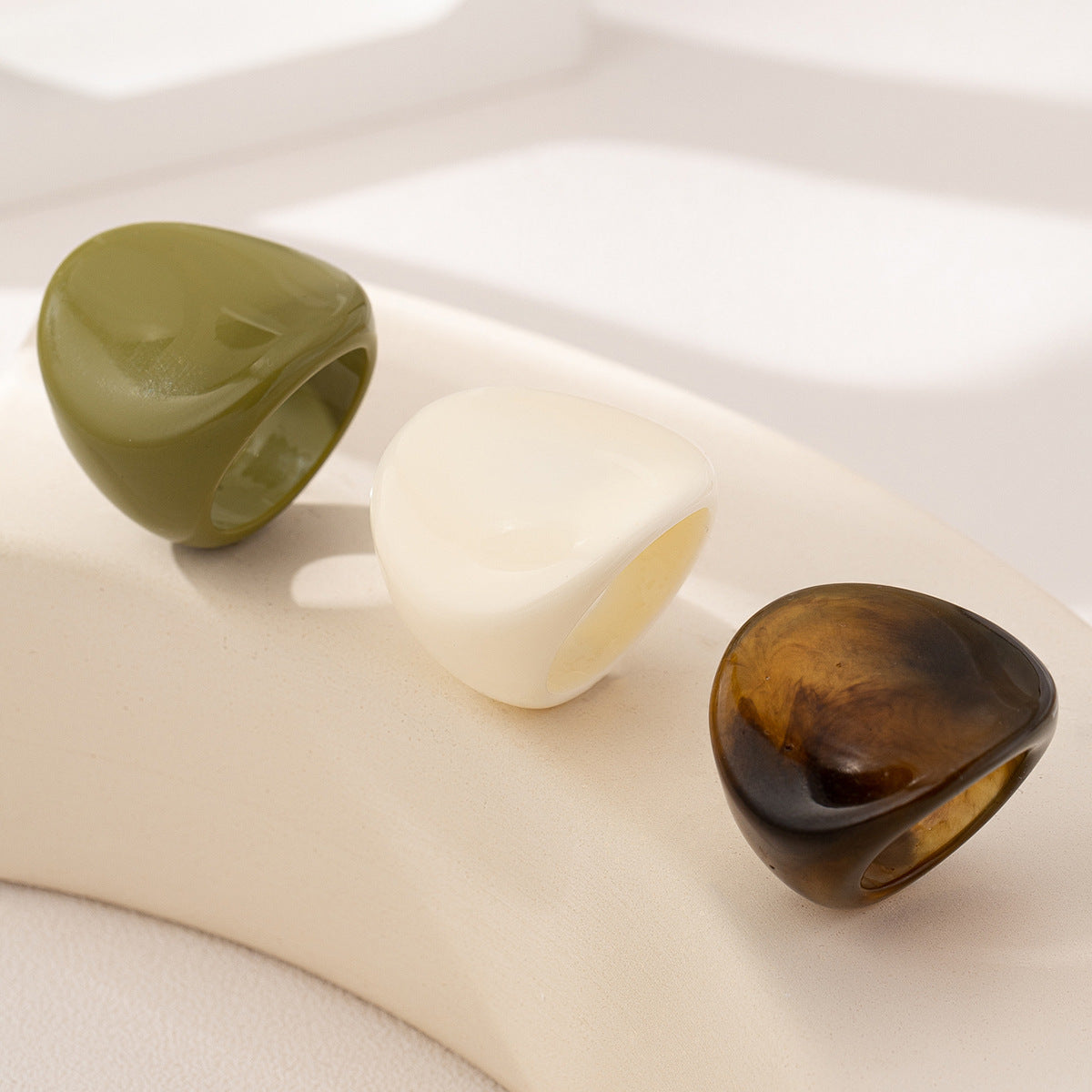 Stylish Geometric Resin Round Rings Set for Women's Parties