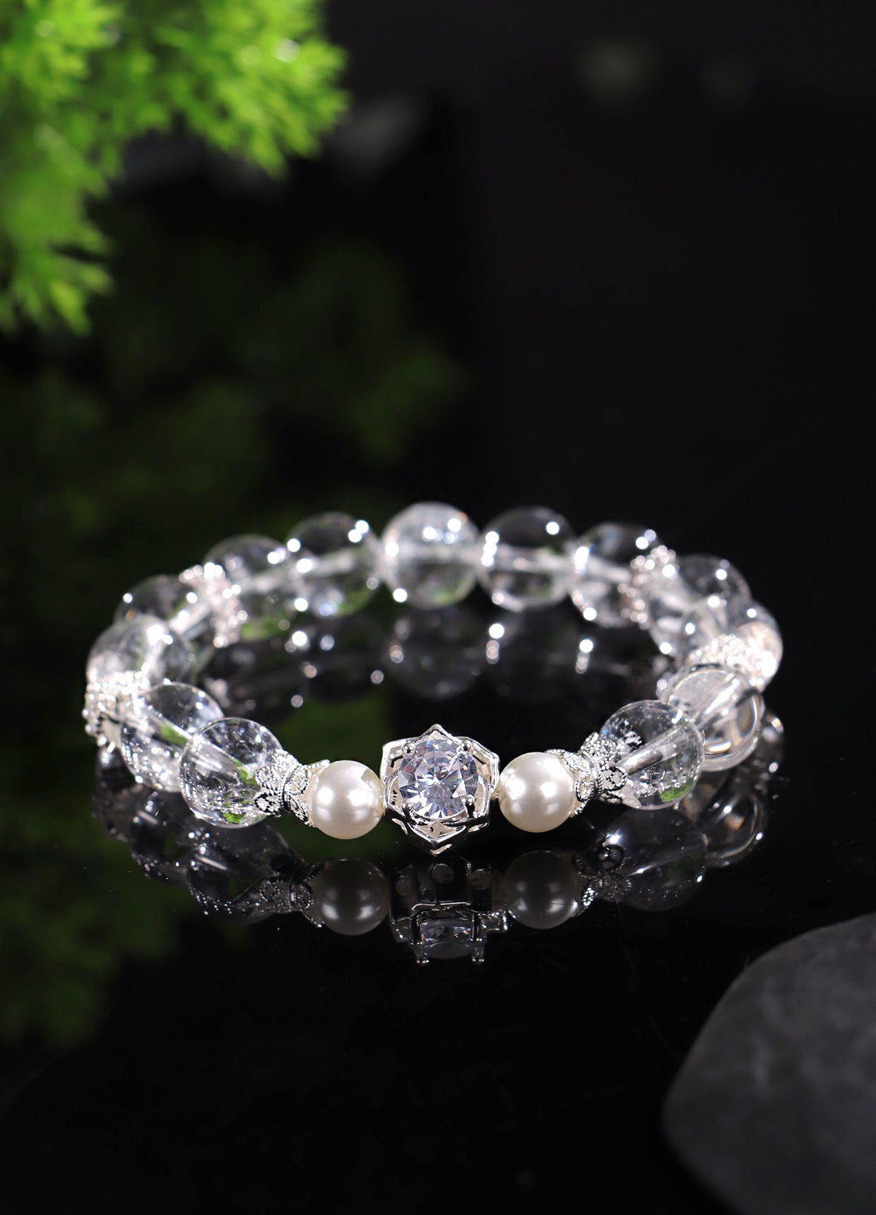Planderful Fortune's Favor Bracelet – Elegant White Crystal Beads