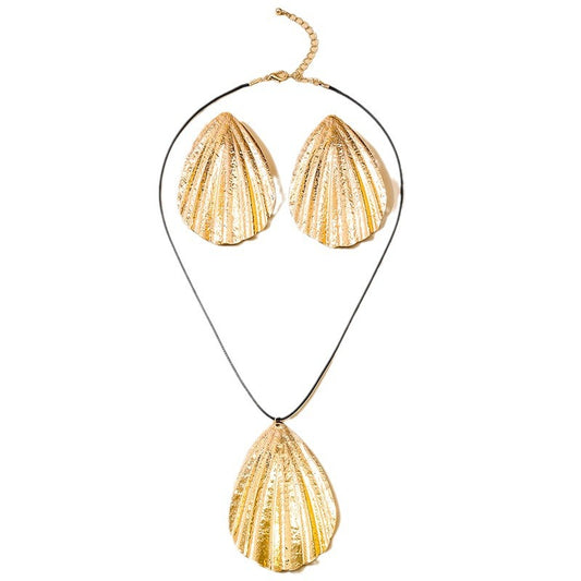 Extravagant Shell Earrings and Necklace Set for Stylish Women - European and American Fashion Statement