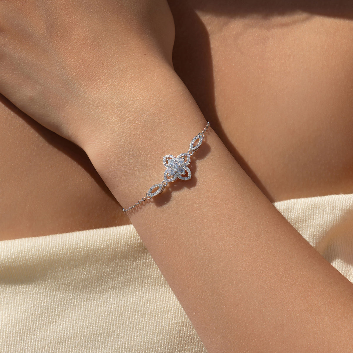 925 Sterling Silver Vintage Floral Bracelet