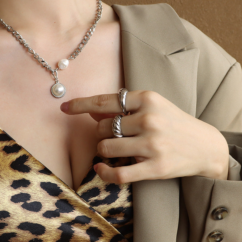 Elegant Titanium Steel Gold Ring with Threaded Surface - Women's Retro Jewelry