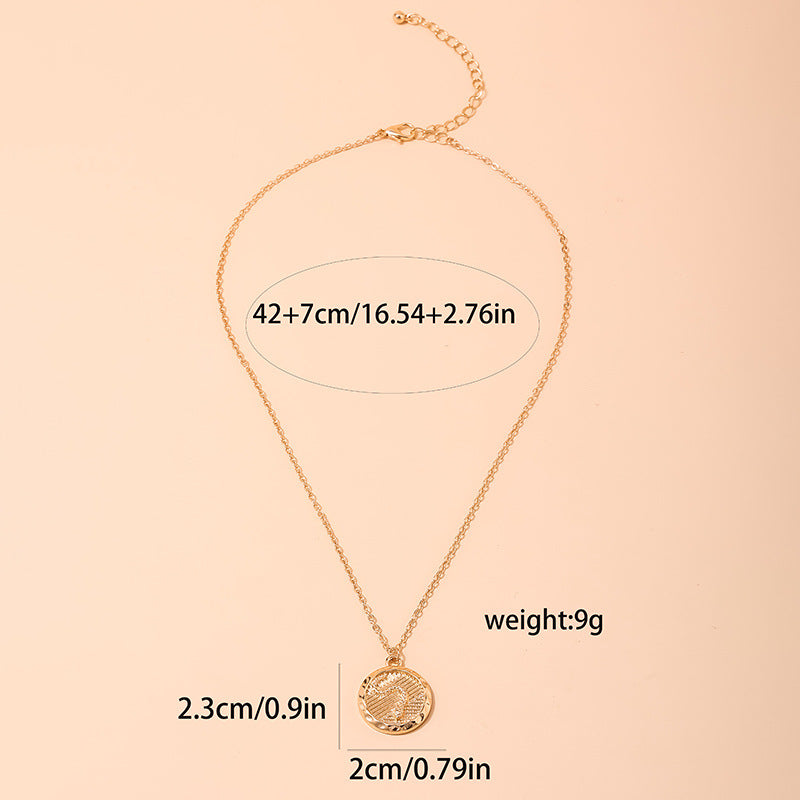 Fashionable Serpent Circle Necklace with Unique Carved Detail