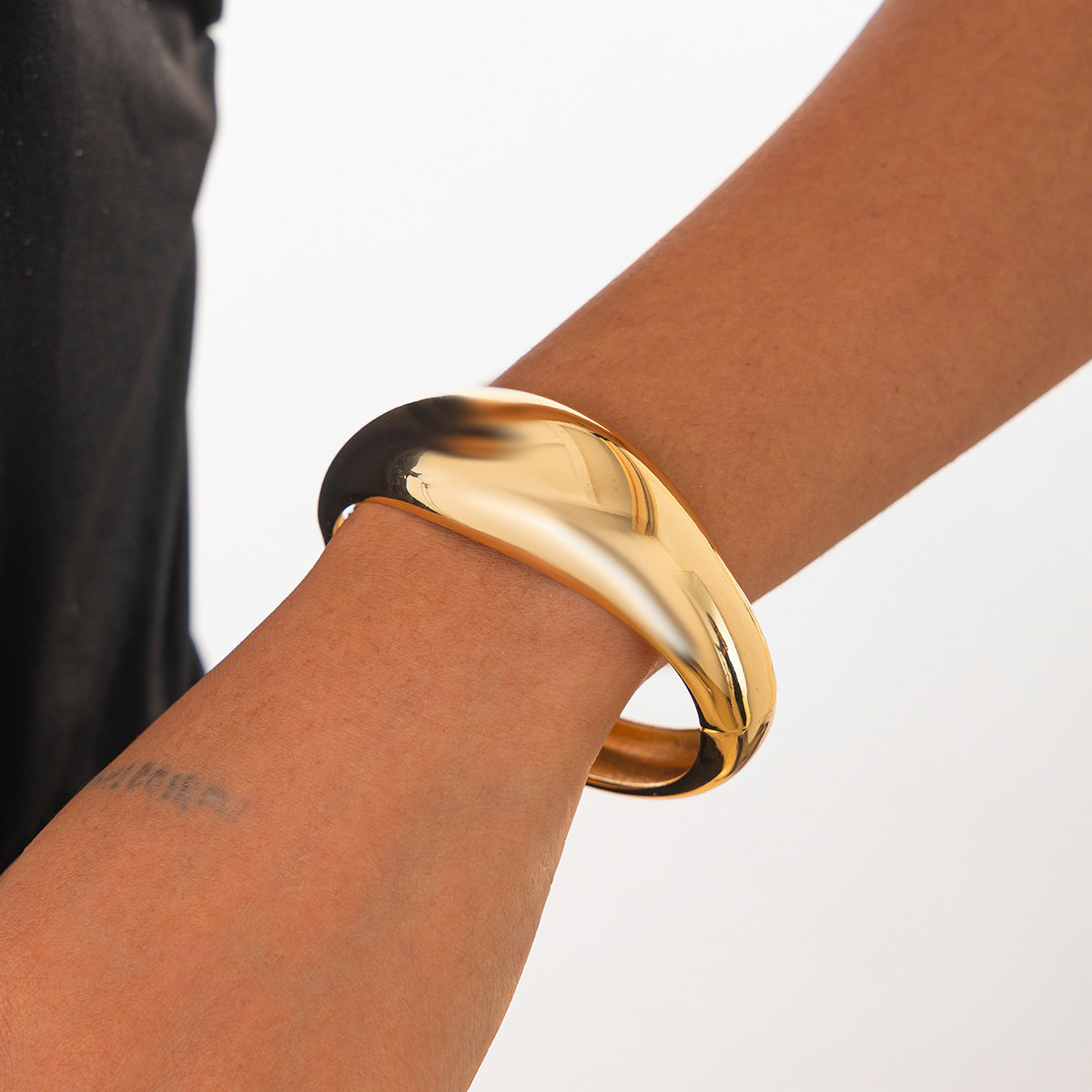 Planderful Vienna Verve Bracelet – Stylish Cross-Border Design