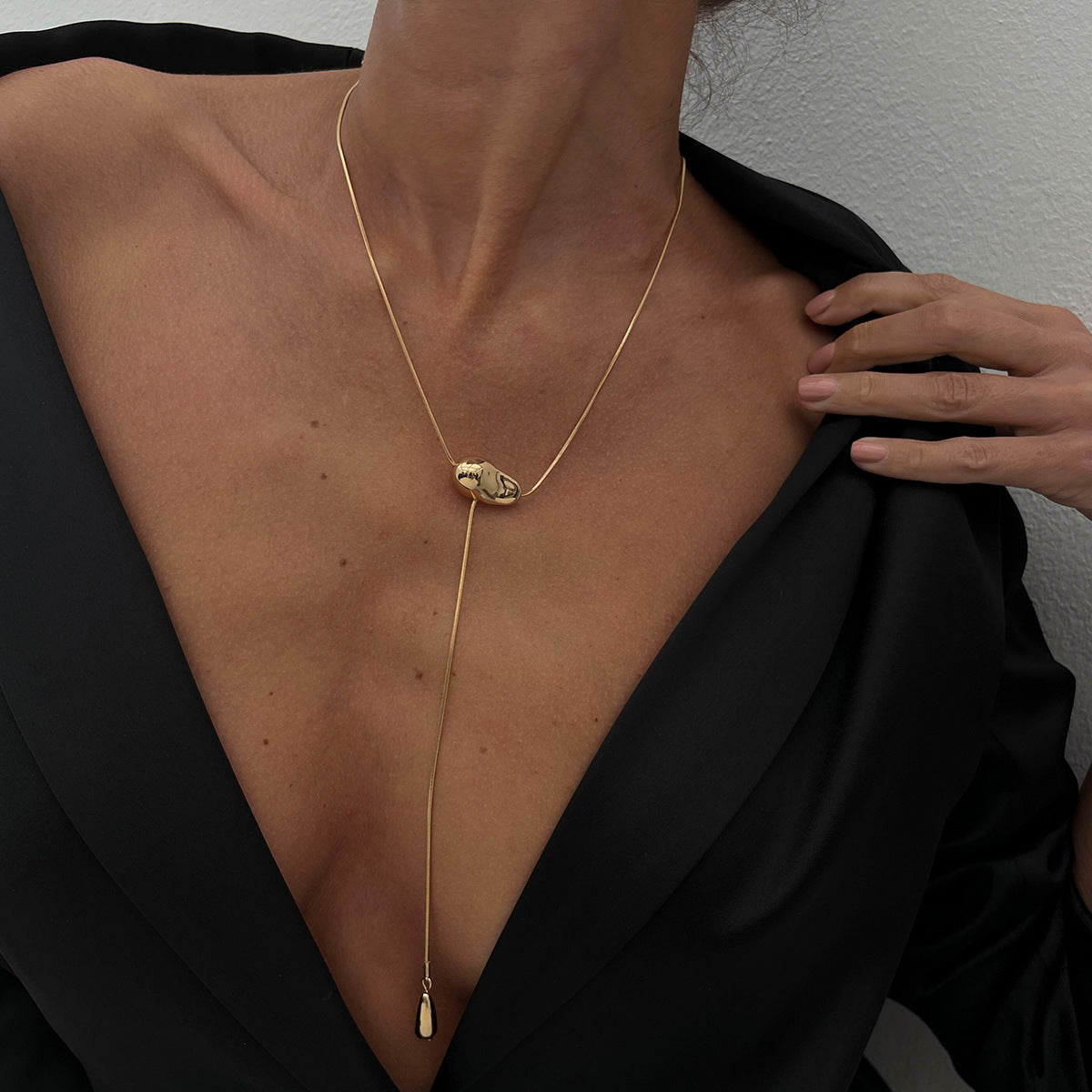 Feng Shui Drop-Shaped Pendant Liquid Irregular Pull Long Necklace