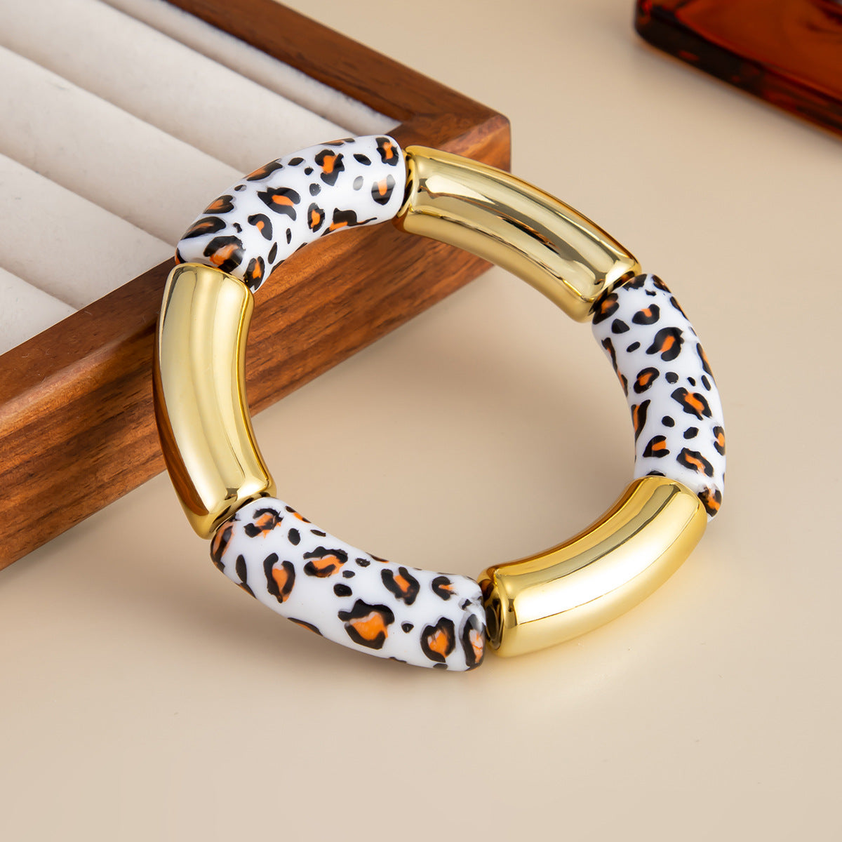 Planderful Vienna Verve Leopard Print Elastic Bracelet For Fashion Forward Women Retro Statement Jewelry