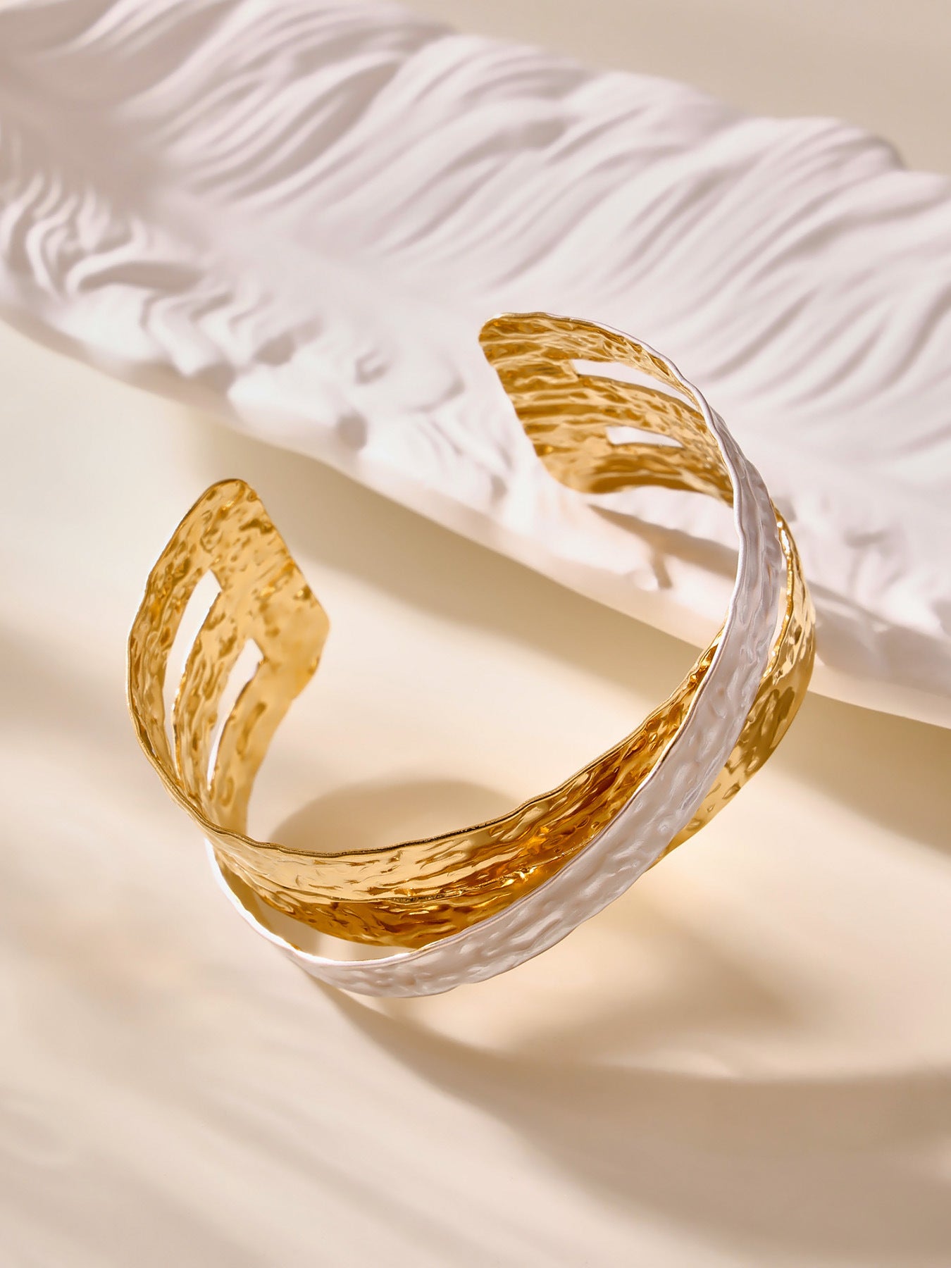 Planderful Minimalist Opening Bracelet 18K Gold Unisex Style