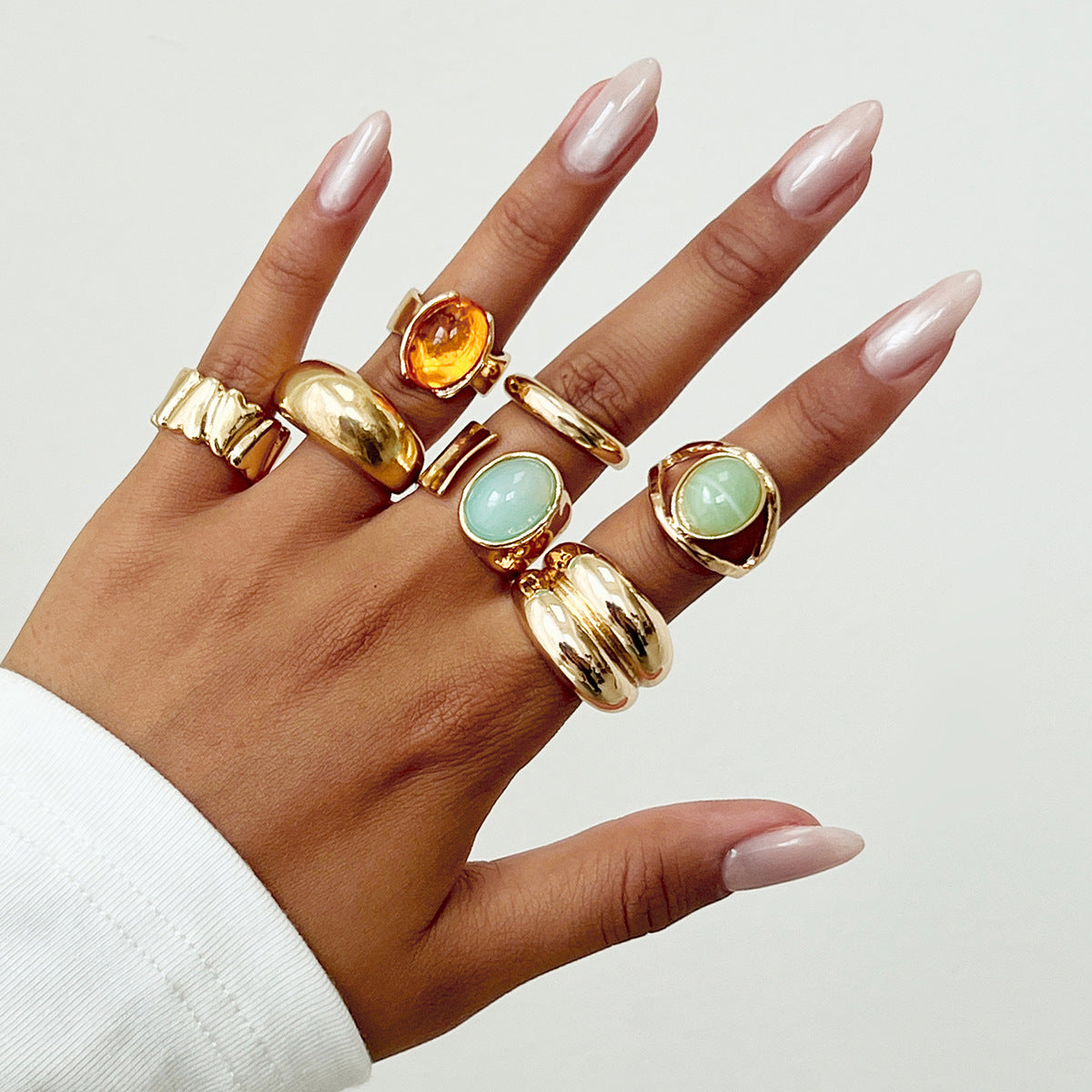 Planderful Vienna Verve Ring Set – Retro Niche Stackable Gemstone Design