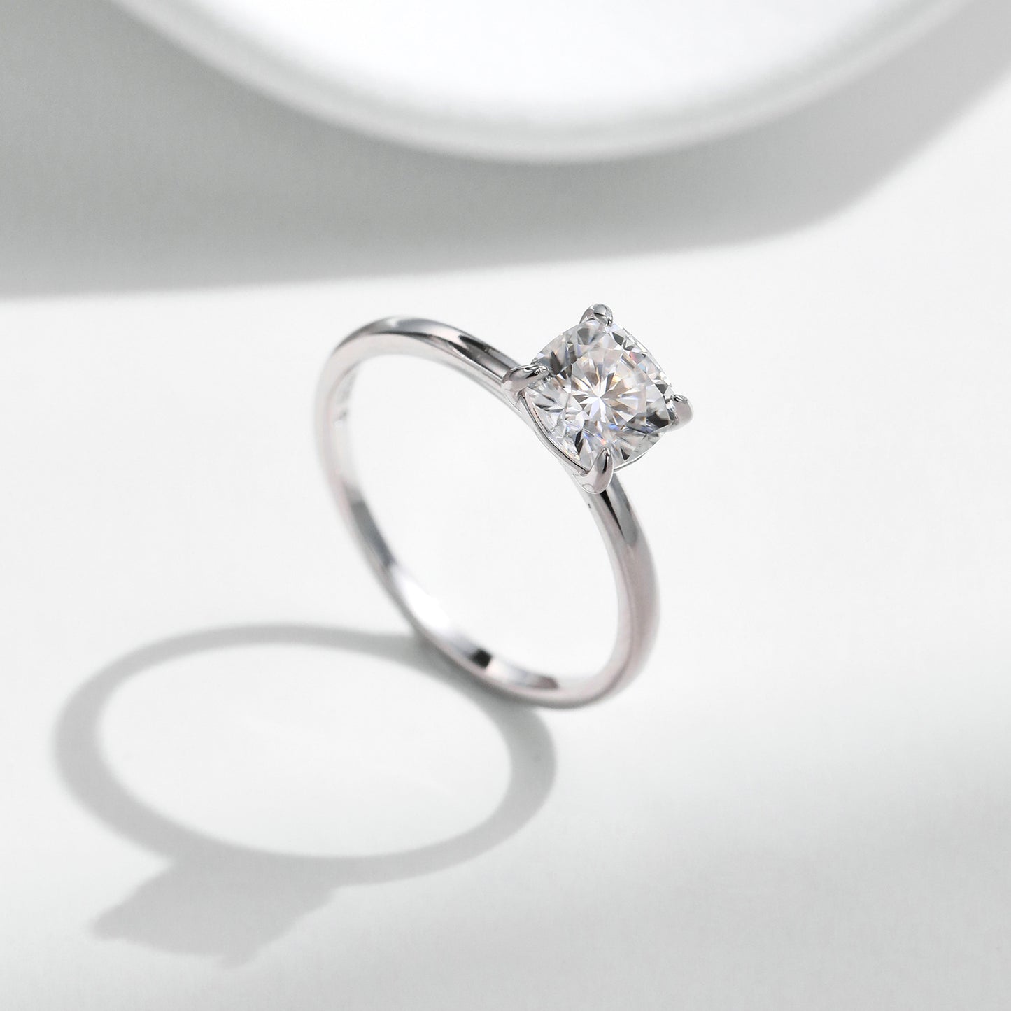 Planderful Moissanite Sparkling Engagement Ring – Versatile Classic Design with Four-Claw Setting