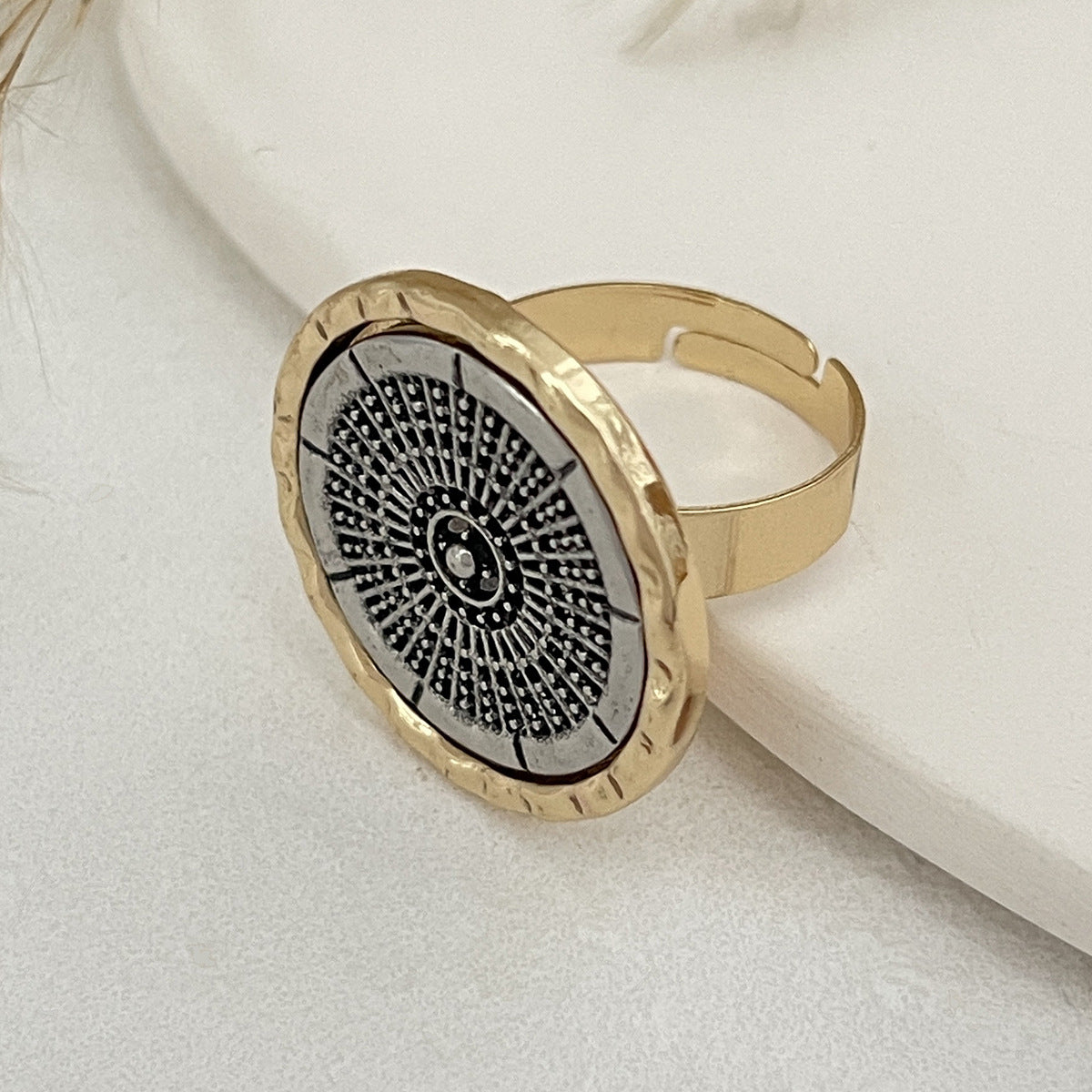 Planderful Vienna Verve Ring – Retro Geometric Design with Adjustable Fit