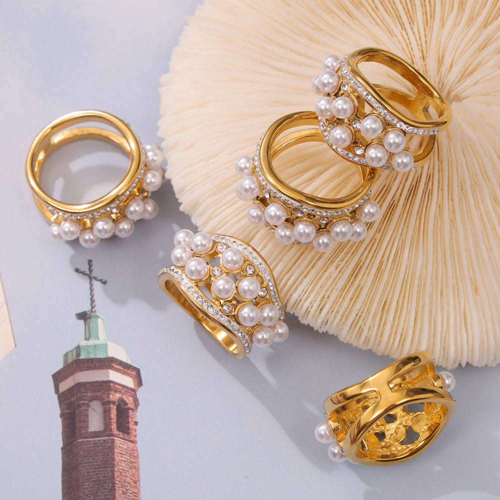 Elegant Hepburn Style Gold-Plated Zircon Ring with Bead Inlay