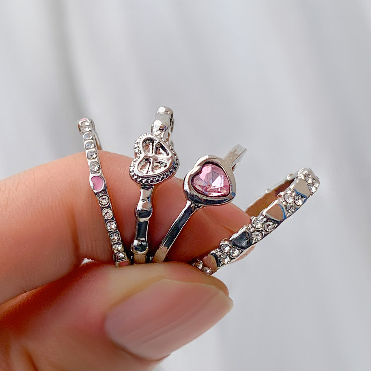 French Pastoral Heart-shaped Diamond Ring with Floral Crown Set Europe and US Cross-border Jewelry.