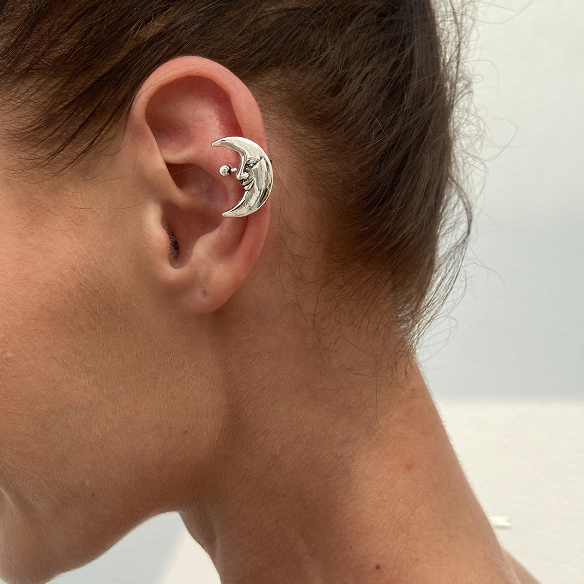 Planderful Vienna Verve Earrings – Versatile No Piercing Flower Design