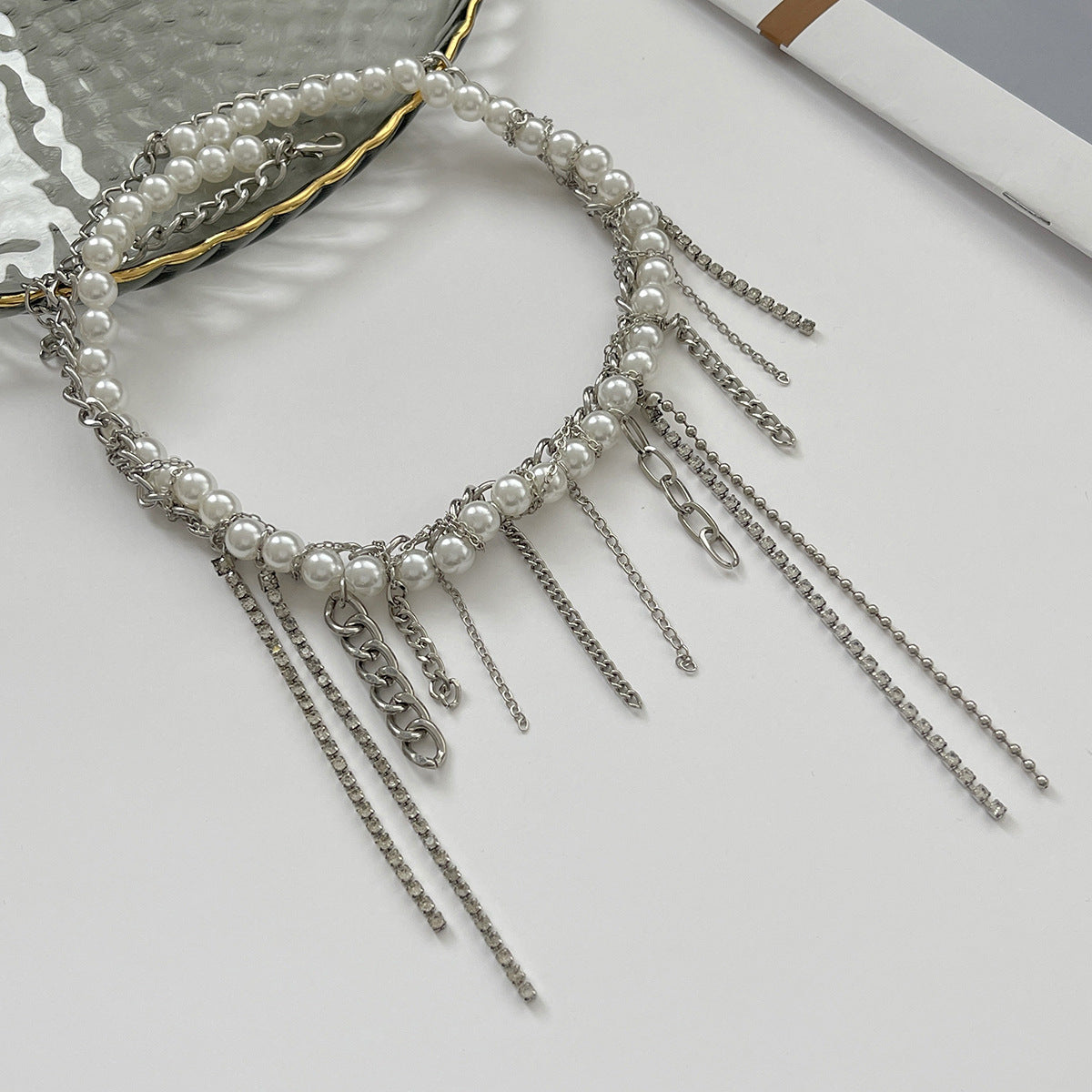 Planderful Vienna Verve Necklace – Elegant Imitation Pearl Design