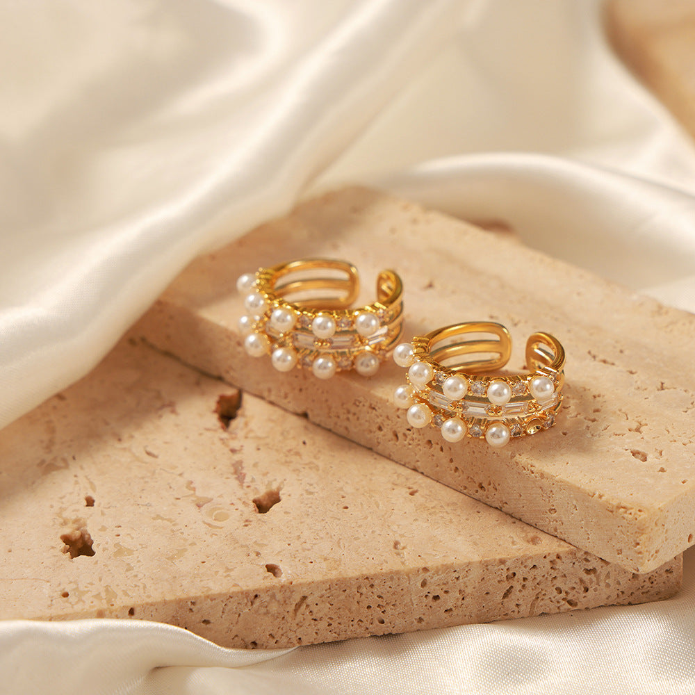 Vintage Copper Ring with Zircon and Pearl Detail