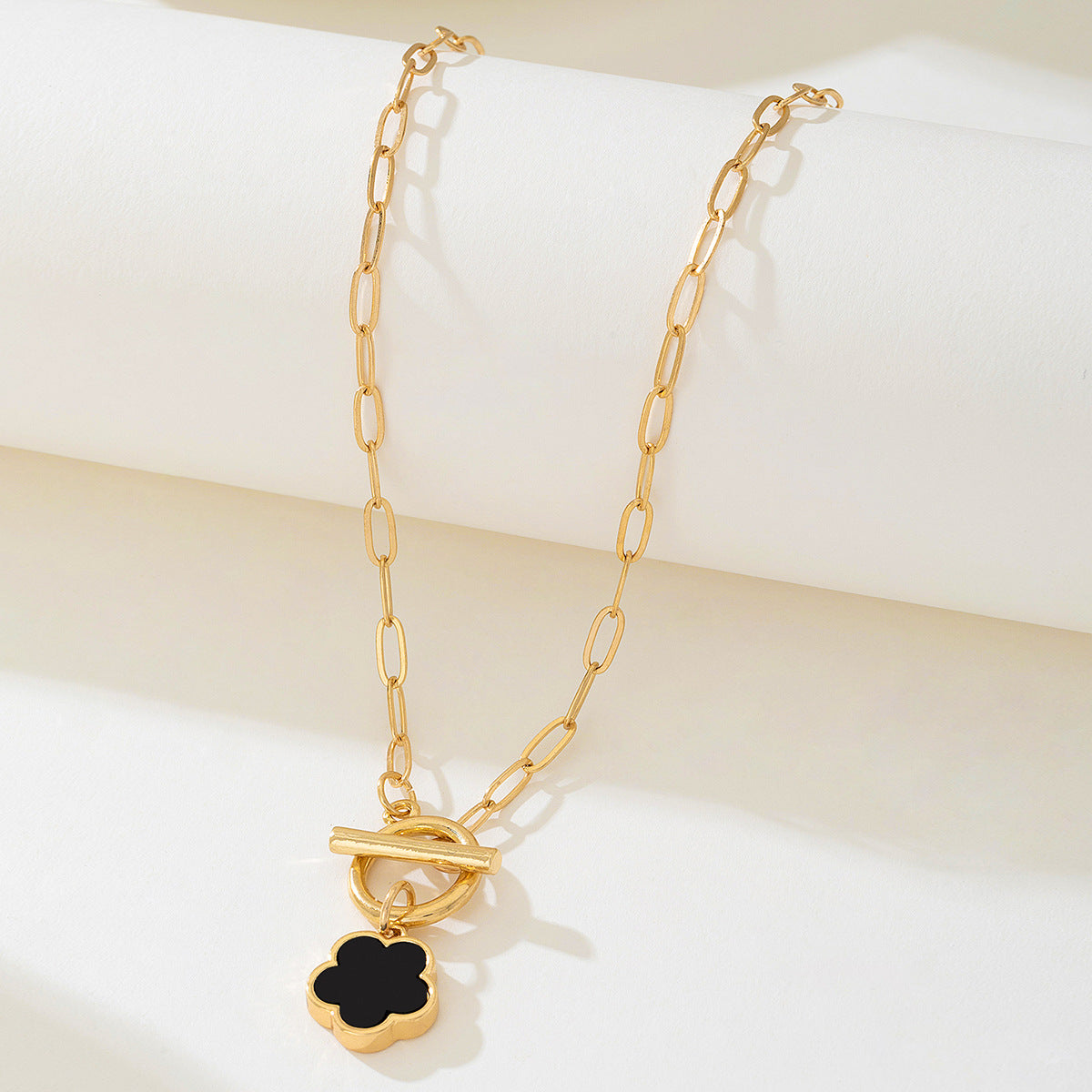 Planderful Vienna Verve Necklace – Fashionable and Versatile Design