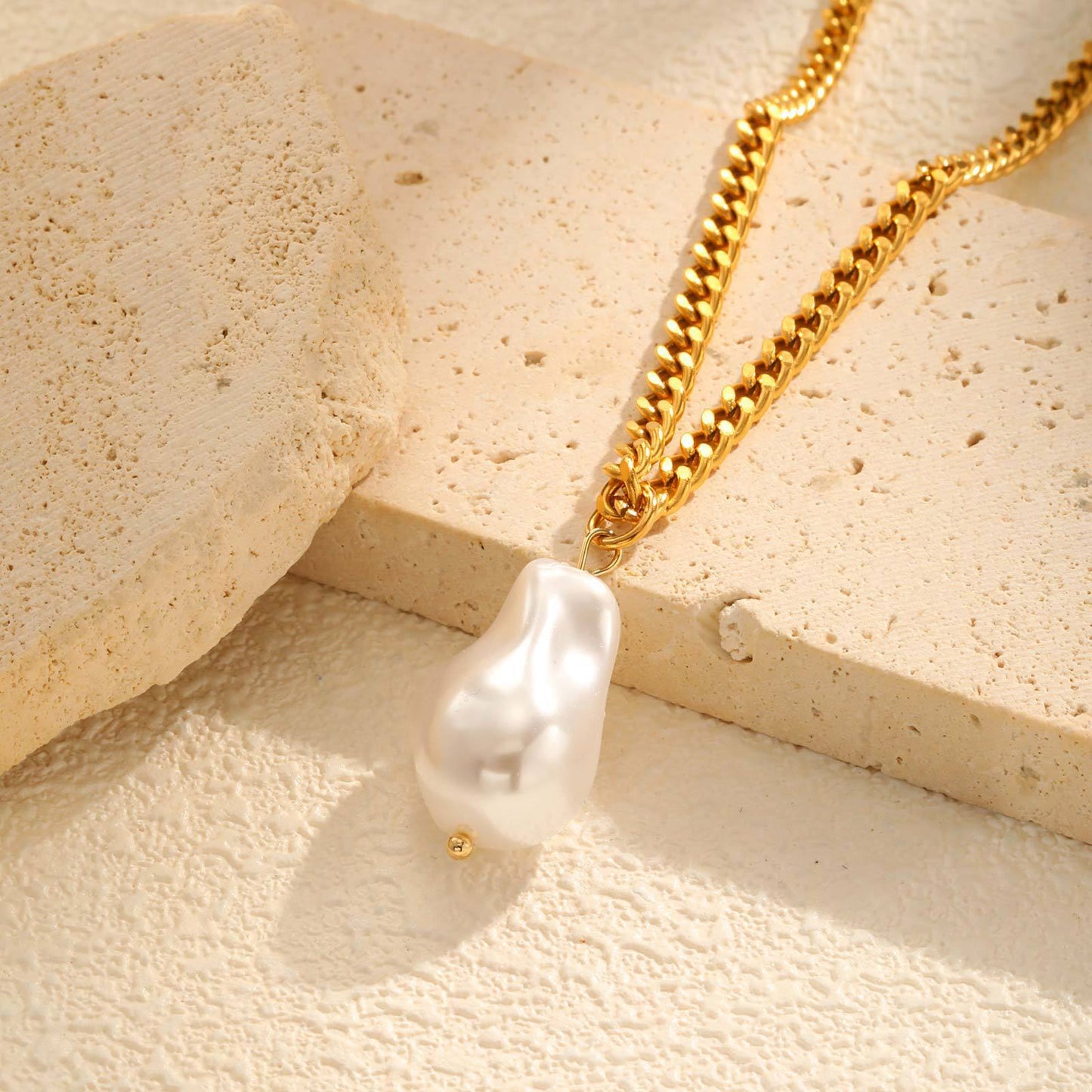 Women's French Design Clavicle Chain – Stainless Steel Grinding Chain Imitation Baroque Necklace