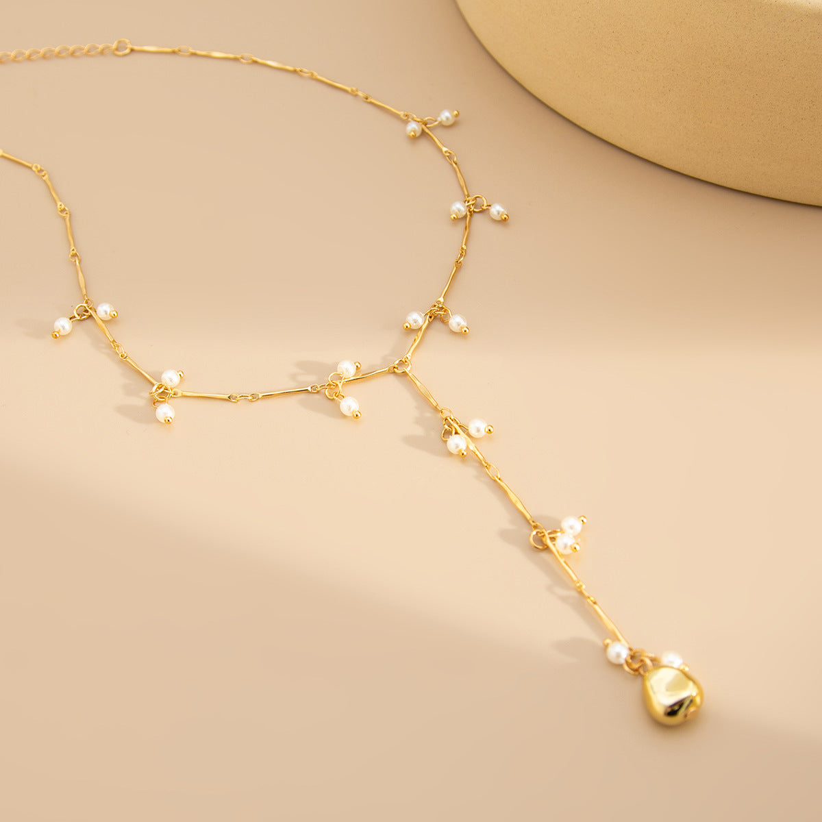 Planderful Vienna Verve Necklace – Elegant French Retro Imitation Pearl Design