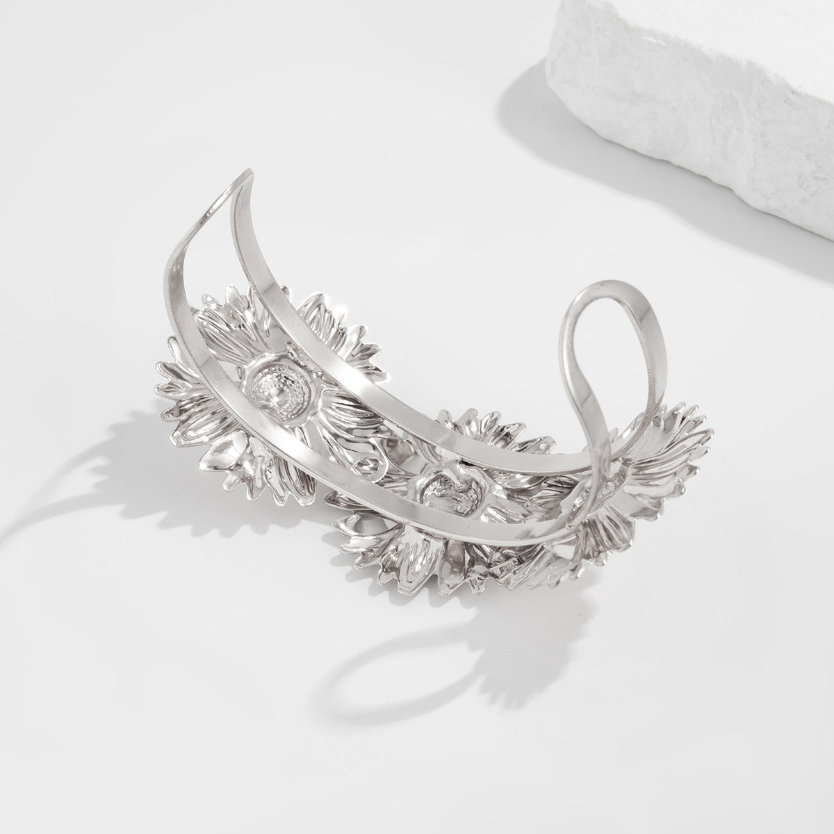 Planderful Vienna Verve Bracelet – Creative Sunflower Design