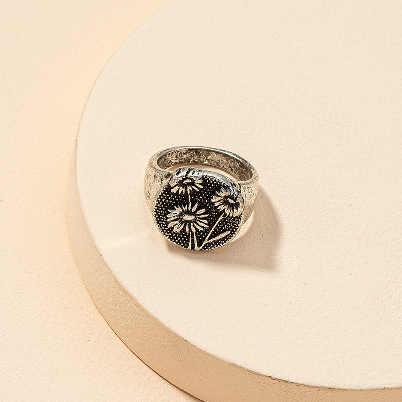 Retro Floral Metal Ring - Trendy Celebrity Style Jewelry for Wholesale