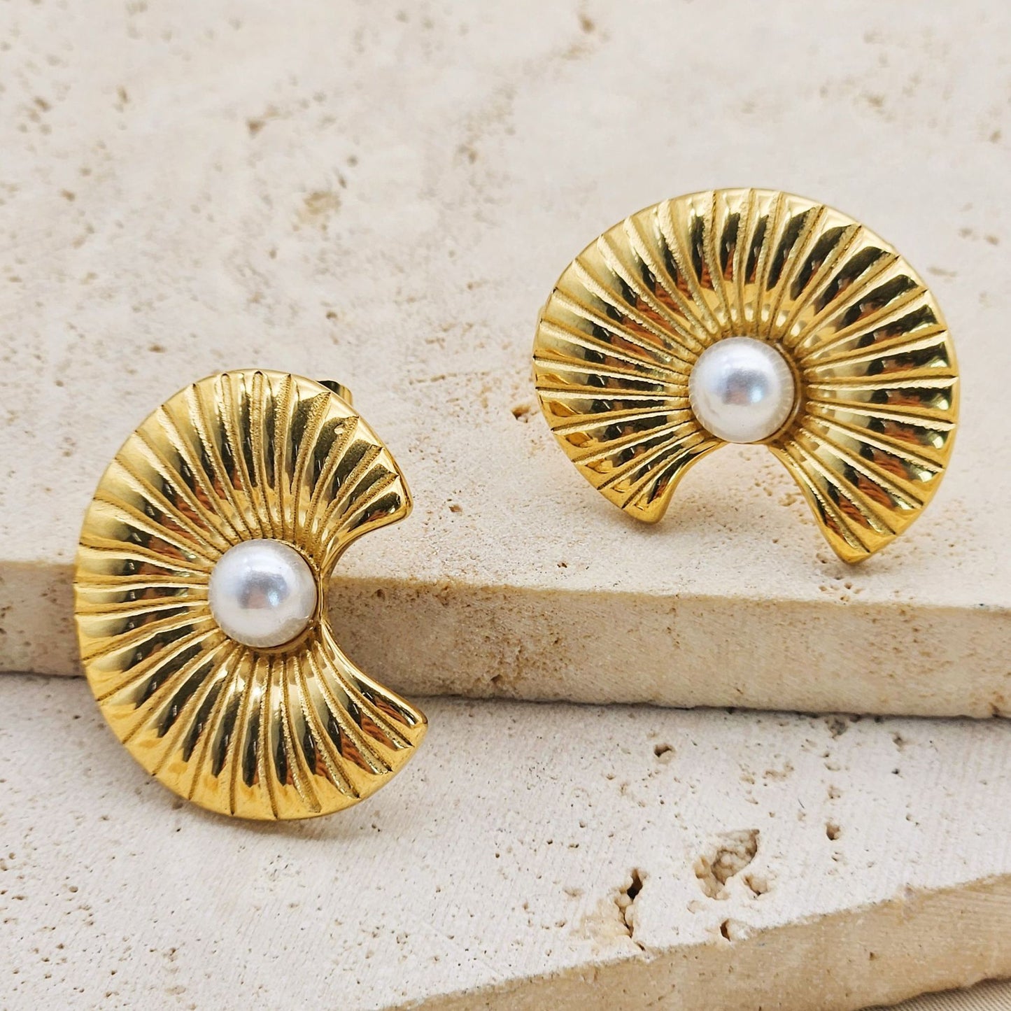 Planderful Gold Plated Striped Pearl Scalloped Earrings Stainless Steel For Fashion Forward Women Elegant Statement