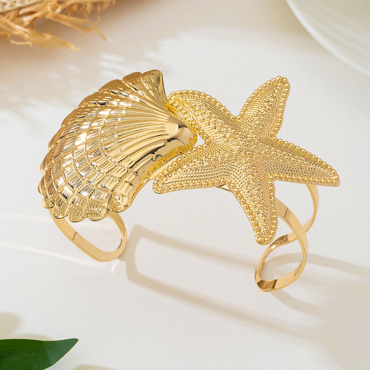 Planderful Vienna Verve Bracelet – Fashionable Metal Starfish Design