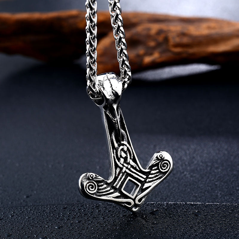 Titanium Steel Viking Crow Head Pendant - Retro Men's Jewelry Inspired by Nordic Mythology