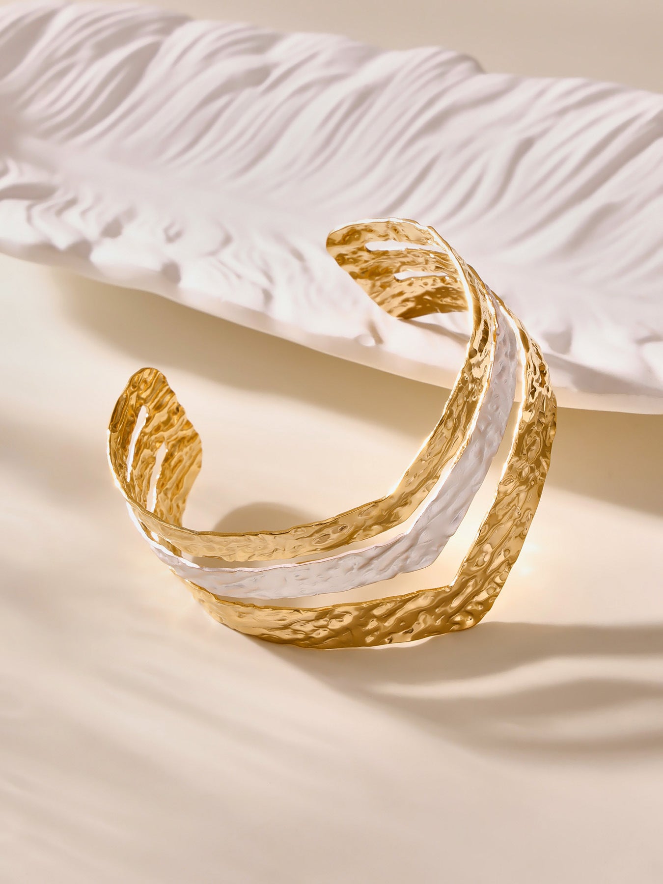Planderful Minimalist Opening Bracelet 18K Gold Unisex Style